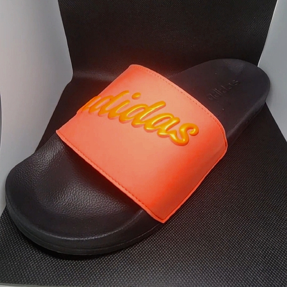 Adidas Adilette slides - Picture 1 of 3